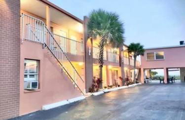 Beachfront Condo On Quiet Treasure Island- 1 Bed - Photo 40