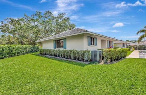 Private Cottage in West Palm Beach Florida - Photo 14