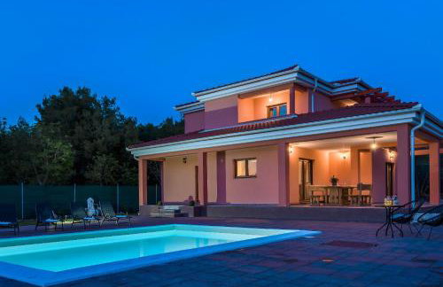 Villa Grandeza - Photo 3