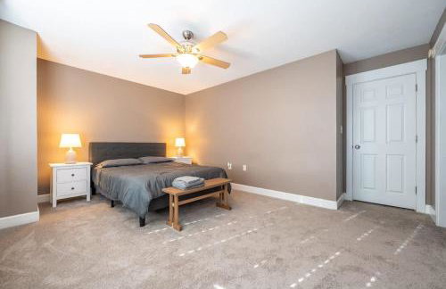 6BR Downtown Side-by-Side Townhomes 2 Garages - Foto 69