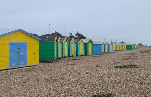 Home away from home by the sea - Foto 37