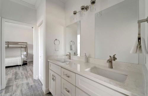 Modern luxe getaway for families near Siesta Key - Foto 40