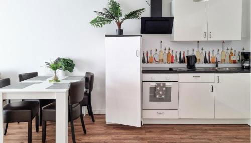 Pet Friendly Apartment - Photo 5