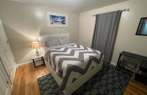 4 bedroom apt in Newark - Photo 5