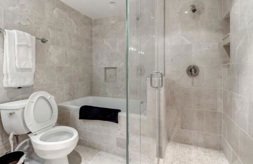 Heaven on Washington Fully Furnished Apartments - Foto 16