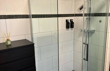 C&V 3 Personen 2 Zimmer WLAN SmartTV Boxspringbett - Foto 10