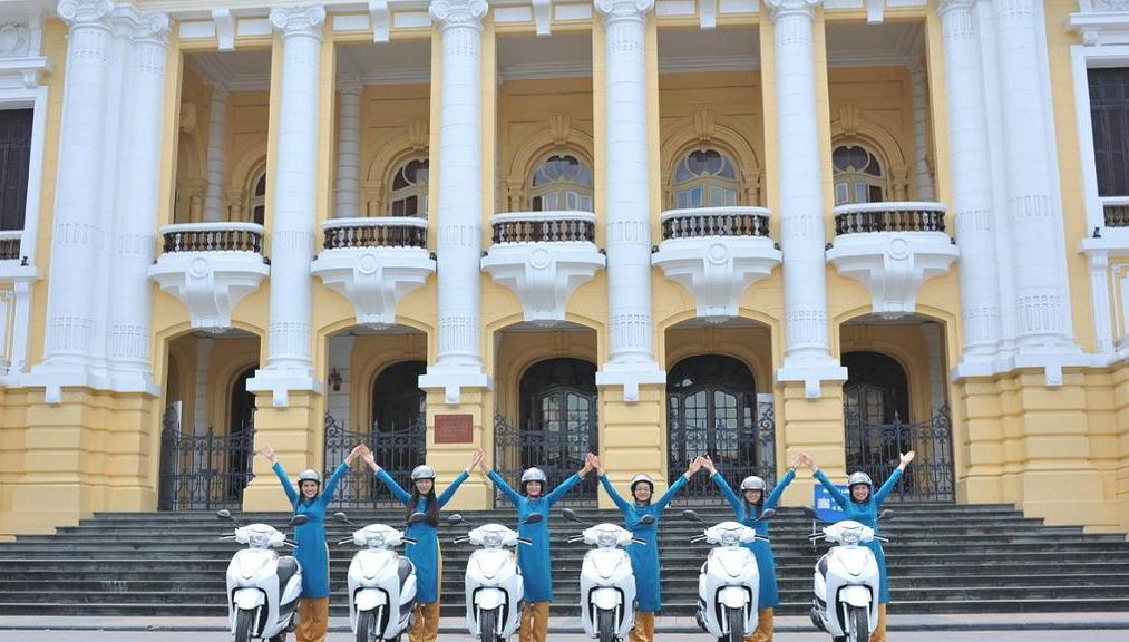 Food and Sightseeing Tour by Scooter - Small Group Moped Tour - Photo 2