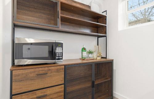 Mathews House with 4 King Beds Near CSU and Old Town - Foto 27