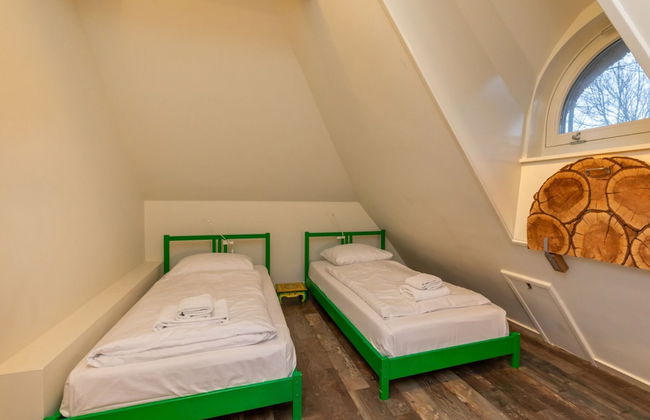 Charming Beach Villa With Thatched Roof - Photo 10