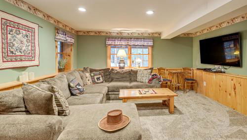 On-Site Pond and Trails Lake Luzerne Cabin - Foto 4