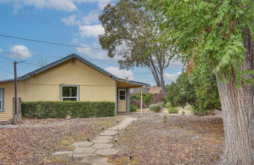 2 Mi to Dtwn Atascadero! Cozy Cottage with Yard - Foto 24