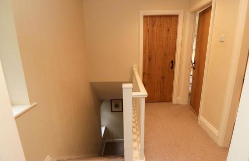 St Anthonys - Photo 10