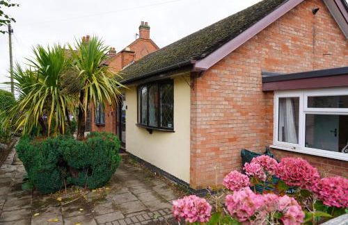 Charming 3 Bed Bungalow Parking & Wifi Business and Leisure by Jesswood Properties - Foto 8