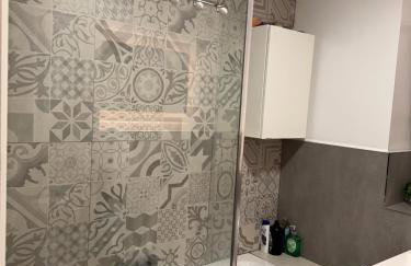 Glasgow 3 bed Guest House - Foto 9