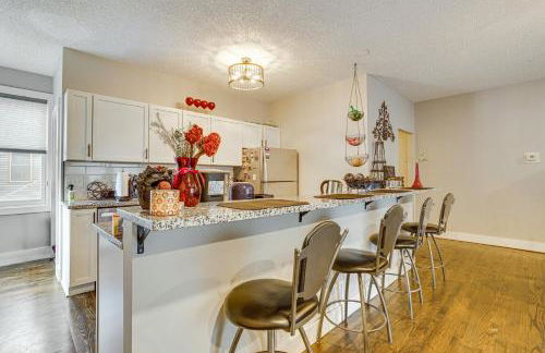 Walk to Bites and Whittier Park Uptown Getaway! - Foto 4