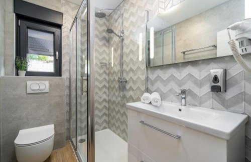 Villa Neda Heated Pool, Hot-tub, Sauna, 3 bedrooms - Photo 23