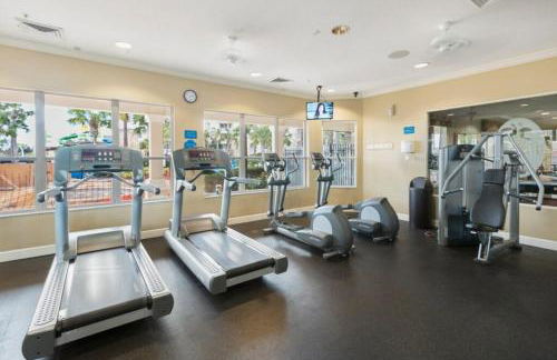 Fantastic Condo - 2 Miles from Disney Pool View Windsor Hills - Foto 65