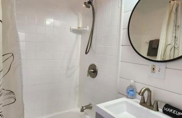 The Bay House- New Kitchen & Updates! An AC Vibe!! - Foto 49