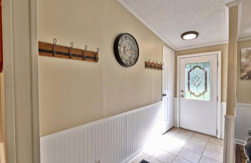 The Bomoseen Bungalow - Vermont Lake House Close to Ski Resorts! Private dock, ski rental ticket deals - Foto 18