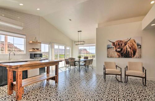 Modern Ranch House with Fire Pit and Valley Views - Foto 1