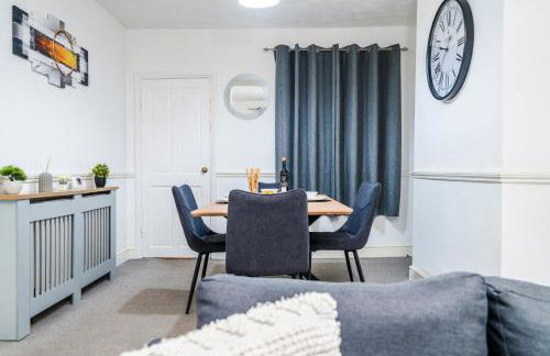 2 Bedroom House, 5 Single Beds, Fast WiFi - Photo 15