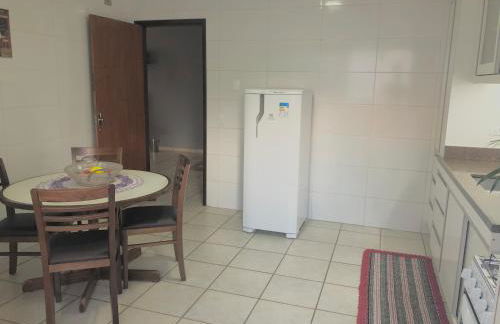 Apartamentos até 6 pessoas - 3 quartos com suíte e garagem, completo - Photo 73