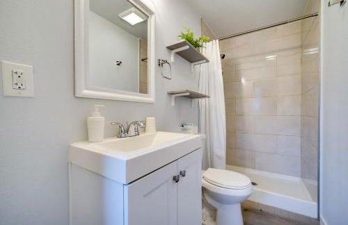 Near Light Rail, 5 Mi to Lumen Field Seattle Base - Foto 17