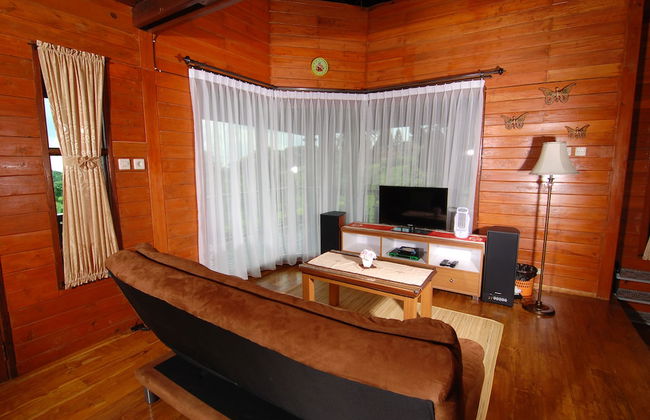 Villa ChavaMinerva Kayu - Ciater - Foto 13