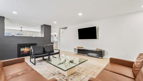 Bedroom house in prime location by the village - Foto 3