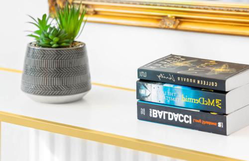 Three Bed House - Parking - Garden - Fast Wi-Fi 19LL - Foto 37