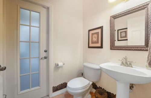 Charming 3BR Oasis Comfort, Pool & Sunshine home - Foto 40