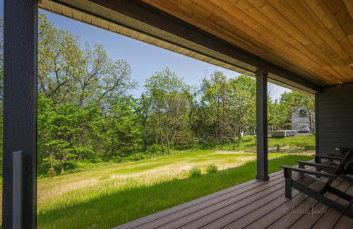 Galena Spring Escape - Hot Tub & Cozy Nights - Foto 35