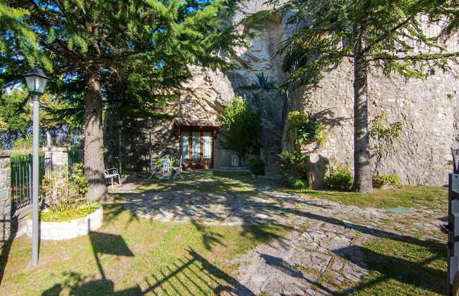 Romantic Medieval Escape - Foto 24