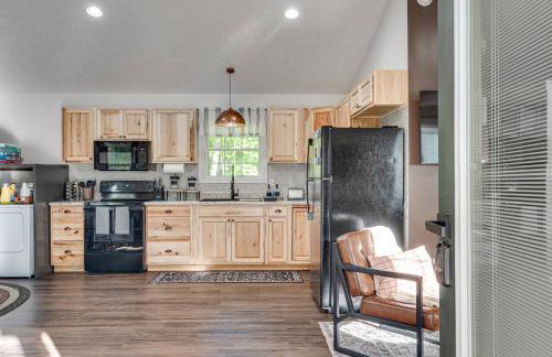 NEW! Shenandoah family & dog friendly cabin - 5 min walk river with private river access, BBQ, playground, fire pit - Foto 57