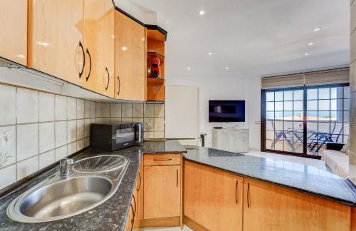 Wonderful apartment with a Sea view, WiFi, Pool - Foto 16