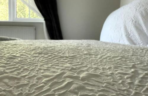 Home away Tamworth Staffordshire 4 Bedroom 3 Bathroom - Semi Detached House - Foto 45