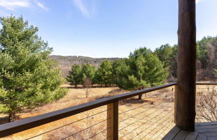 Secluded w/ Deck Views, Hot Tub, & Ping Pong Hudson in the Berks by Avantstay - Foto 76