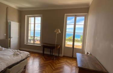 PALMERAIE - Magnifique appartement d'époque avec Vue Mer 4 personnes avec terrasse Le Port Nice - Photo 17