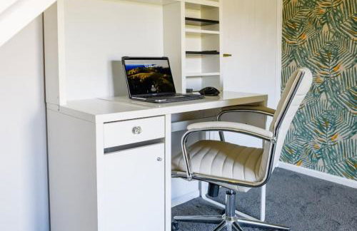 Stylish Two-bed House Birmingham with Parking - Foto 3