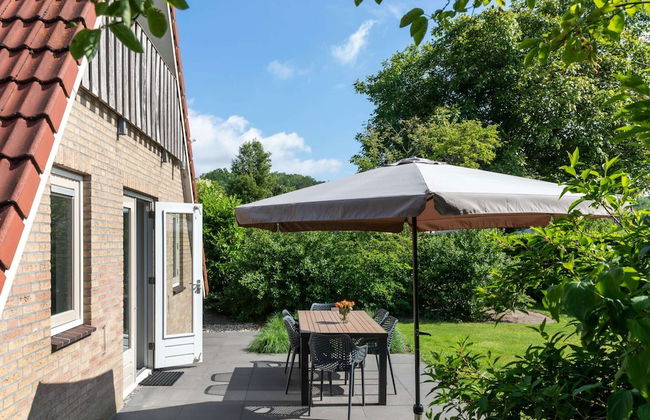 Carefully Furnished House with Bath near Mookerplas - Photo 20