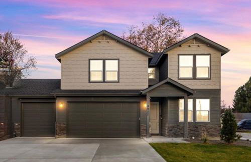 Creswell lane! Where luxury meets entertainment! - Foto 1