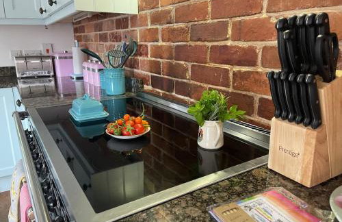 Luxury Three Bedroom Barn Conversion in Devon - Photo 25