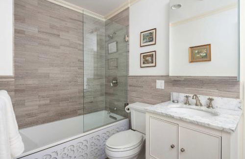 Summerset Villa by Rove Travel - Home with Pool & Hot Tub - Foto 18