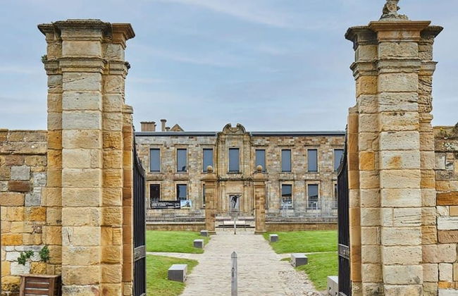 Host & Stay - The Coach House - Photo 43