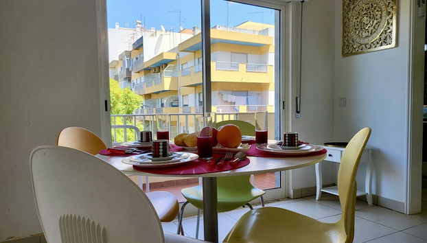 Quarteira Central 2 by Homing - Foto 4, Servicio de comidas en la habitación