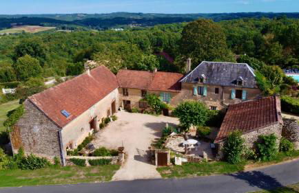 La Vieille Ferme: superbe complexe de 3 gîtes en pierre avec Piscine au coeur du Périgord Noir - Foto 1