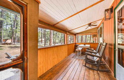 Forest Views and Fire Pit Cozy Pine Cabin - Foto 19