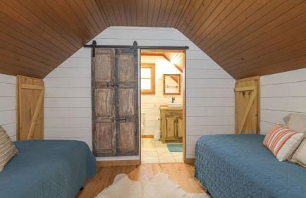 Charming Blue Ridge Cabin Private Pond and Waterfall Deer Haven by AvantStay - Foto 36