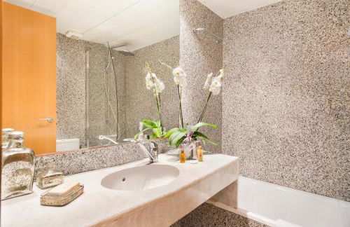 My Space Emirates - Spacious Apartments near the City Center - Photo 76