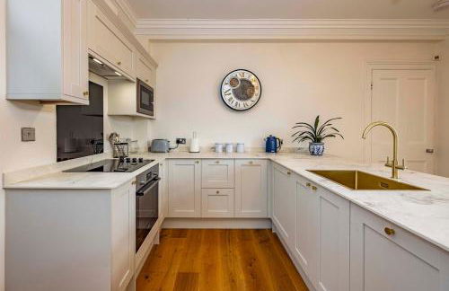 Luxury three-bedroom apartment in Nottingham City Centre - Photo 4